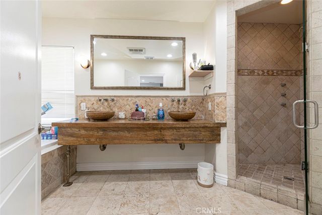 4710 Ventura Canyon Avenue, Sherman Oaks, CA 91423