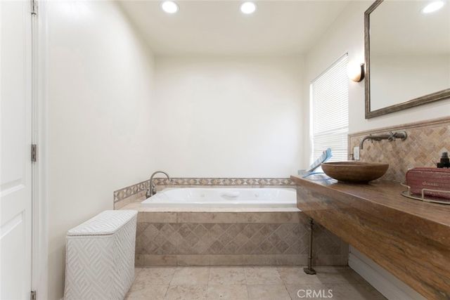 4710 Ventura Canyon Avenue, Sherman Oaks, CA 91423