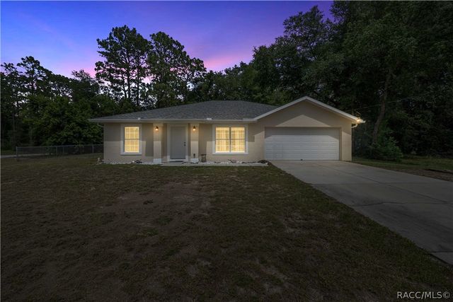 2720 W Royal Palm Drive, Citrus Springs, FL 34434