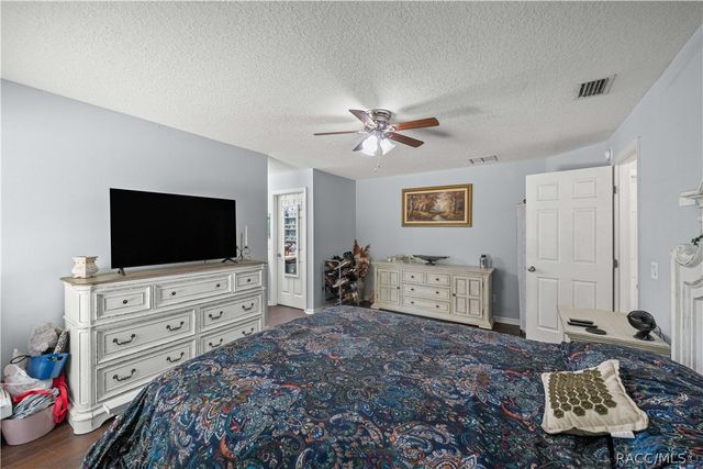 2720 W Royal Palm Drive, Citrus Springs, FL 34434