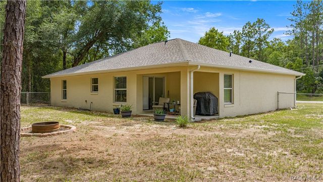 2720 W Royal Palm Drive, Citrus Springs, FL 34434