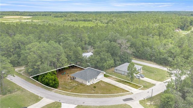 2720 W Royal Palm Drive, Citrus Springs, FL 34434