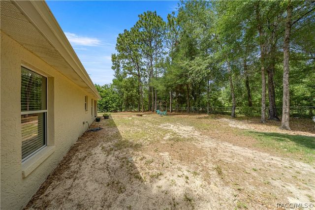 2720 W Royal Palm Drive, Citrus Springs, FL 34434