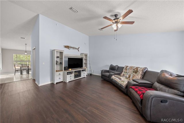 2720 W Royal Palm Drive, Citrus Springs, FL 34434