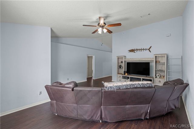 2720 W Royal Palm Drive, Citrus Springs, FL 34434