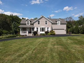 8346 Rucker Road, Grosse Ile Township, MI 48138