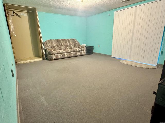 959 Twin Points Rd, Hot Springs, AR 71913