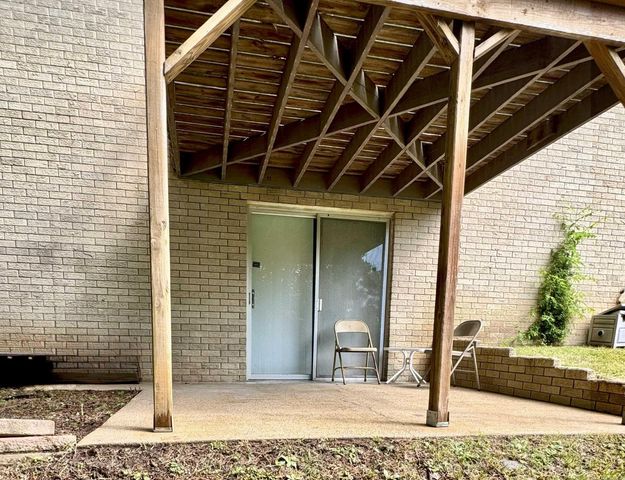 959 Twin Points Rd, Hot Springs, AR 71913