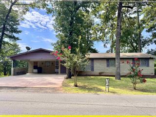 959 Twin Points Rd, Hot Springs, AR 71913