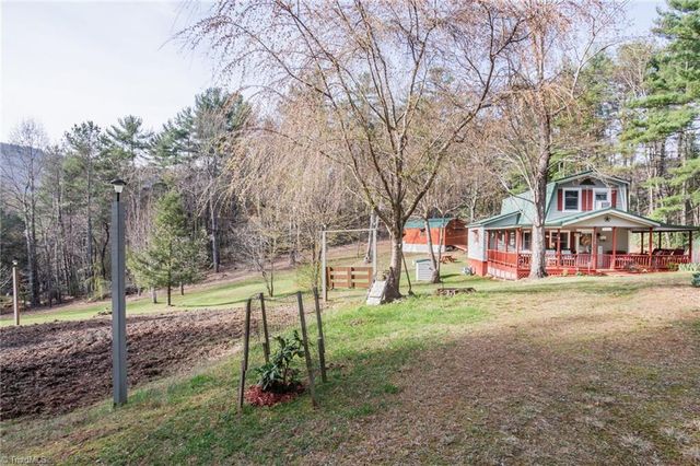 6414 Summit Road, Purlear, NC 28665