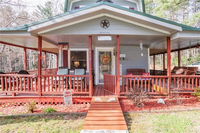 6414 Summit Road, Purlear, NC 28665