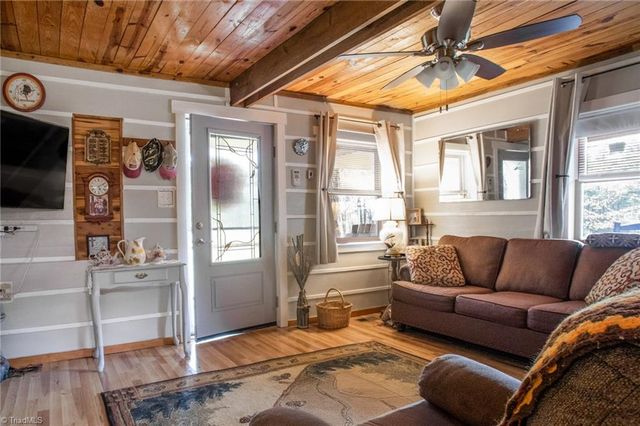 6414 Summit Road, Purlear, NC 28665