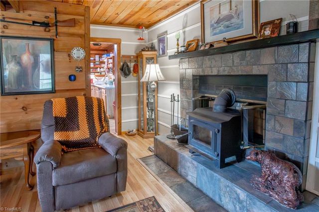 6414 Summit Road, Purlear, NC 28665