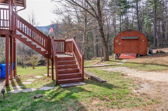 6414 Summit Road, Purlear, NC 28665