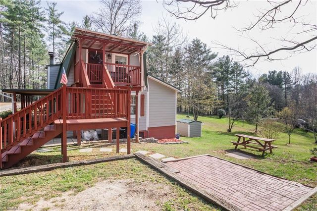 6414 Summit Road, Purlear, NC 28665