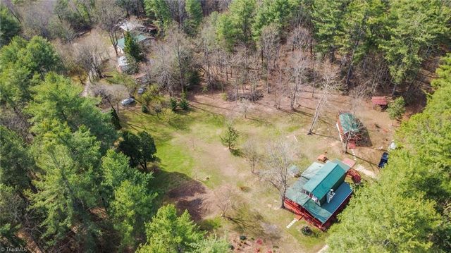 6414 Summit Road, Purlear, NC 28665
