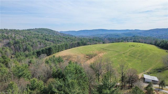 6414 Summit Road, Purlear, NC 28665