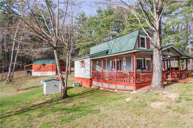 6414 Summit Road, Purlear, NC 28665