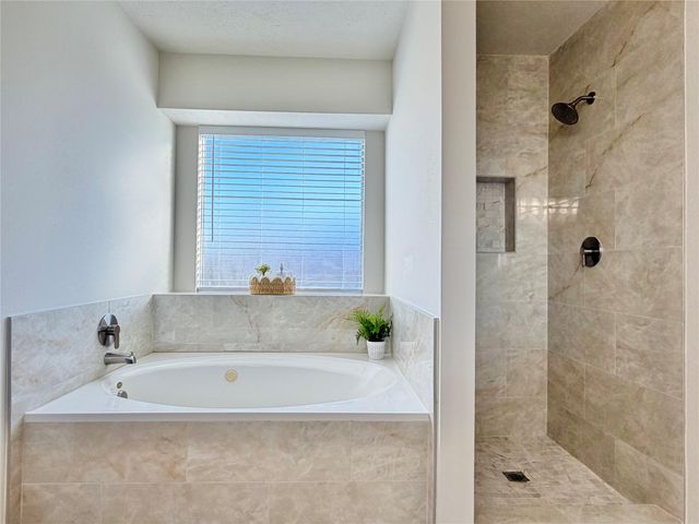 3637 Pecan Crossing Lane, La Porte, TX 77571