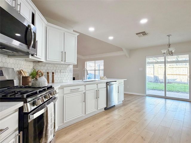 3637 Pecan Crossing Lane, La Porte, TX 77571