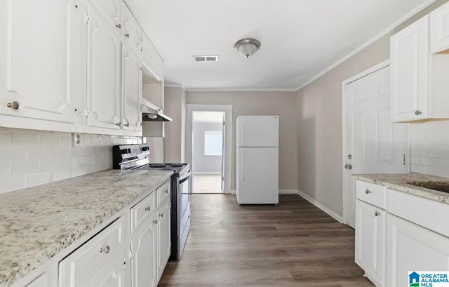 320 OLD PINE HILL ROAD, Birmingham, AL 35217