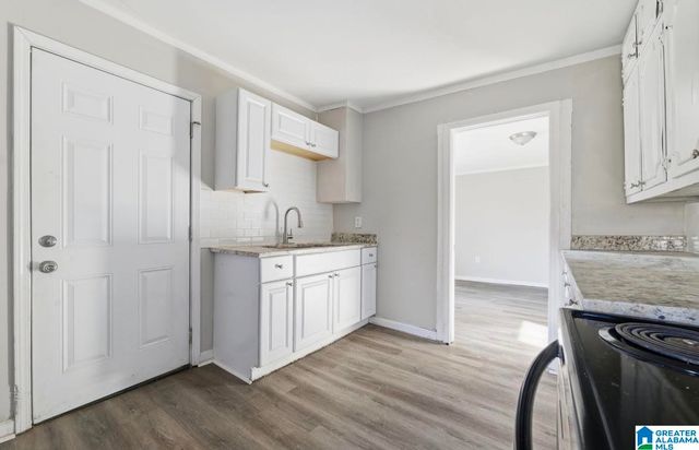 320 OLD PINE HILL ROAD, Birmingham, AL 35217