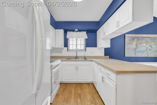 1300 Clearview Street 15, Waterford, MI 48327