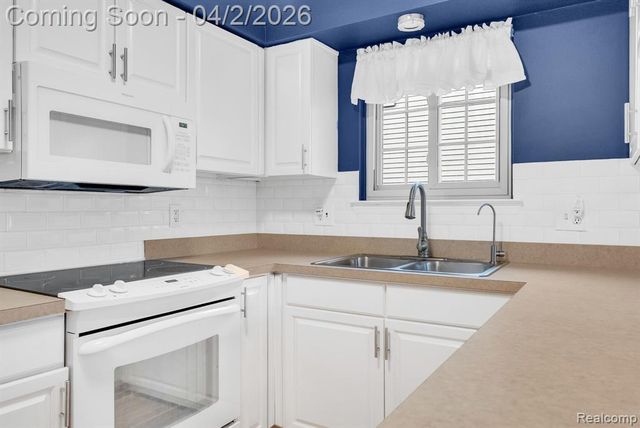 1300 Clearview Street 15, Waterford, MI 48327