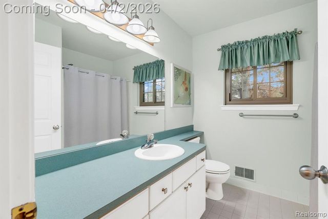 1300 Clearview Street 15, Waterford, MI 48327