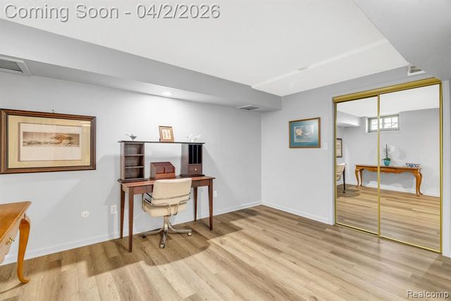 1300 Clearview Street 15, Waterford, MI 48327