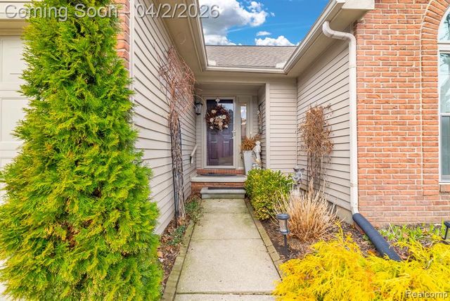 1300 Clearview Street 15, Waterford, MI 48327