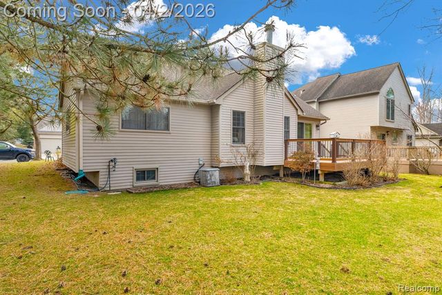 1300 Clearview Street 15, Waterford, MI 48327