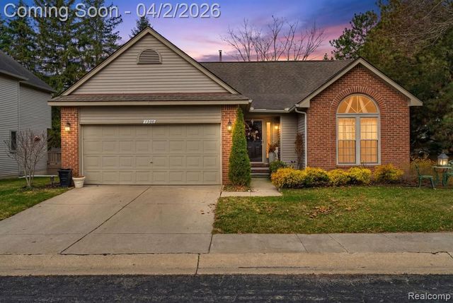 1300 Clearview Street 15, Waterford, MI 48327