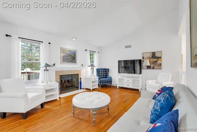 1300 Clearview Street 15, Waterford, MI 48327