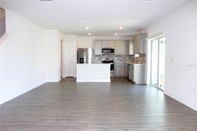 30600 THUNDERBIRD DRIVE, Wesley Chapel, FL 33545