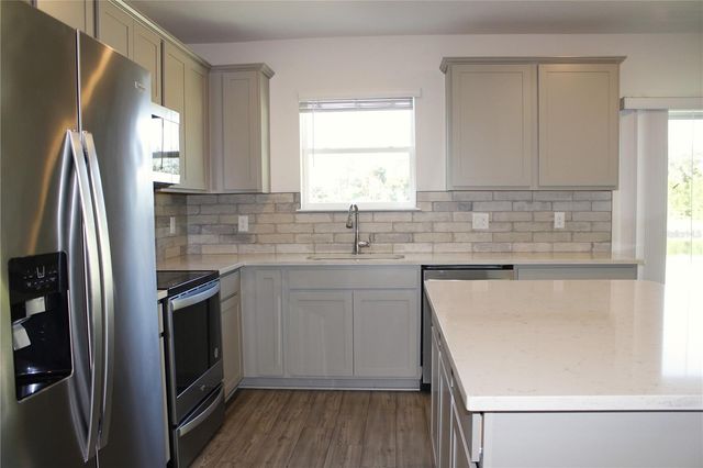 30600 THUNDERBIRD DRIVE, Wesley Chapel, FL 33545