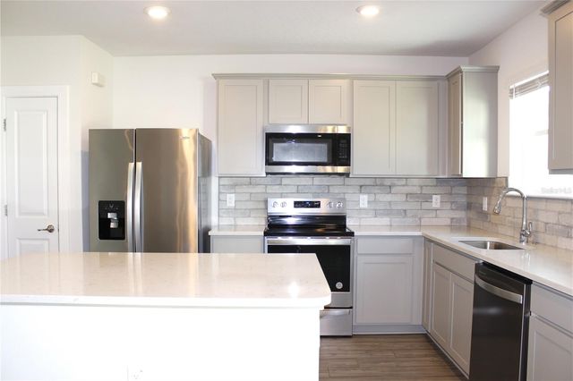 30600 THUNDERBIRD DRIVE, Wesley Chapel, FL 33545