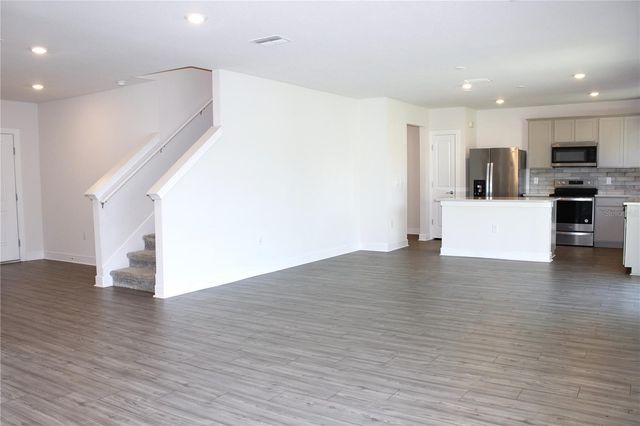 30600 THUNDERBIRD DRIVE, Wesley Chapel, FL 33545