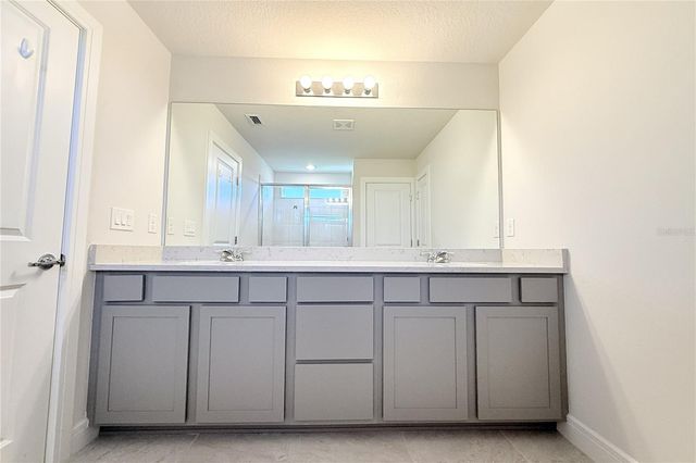 30600 THUNDERBIRD DRIVE, Wesley Chapel, FL 33545