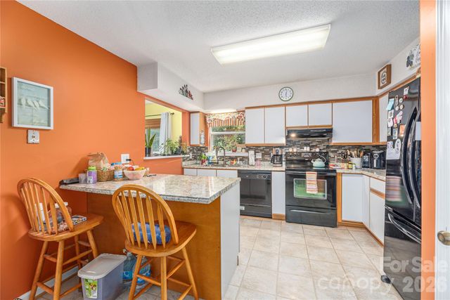 5 Summer Savory Court, Flat Rock, NC 28731