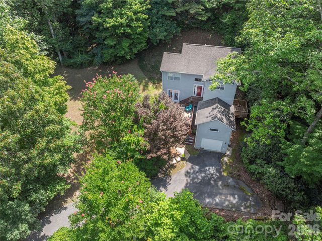 5 Summer Savory Court, Flat Rock, NC 28731