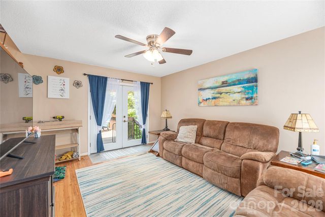 5 Summer Savory Court, Flat Rock, NC 28731