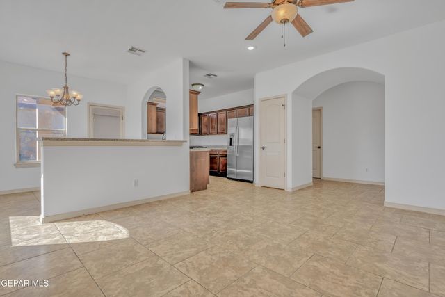 1093 CHRIS FORBES Circle, Socorro, TX 79927