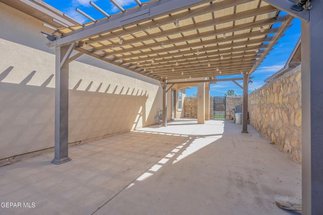 1093 CHRIS FORBES Circle, Socorro, TX 79927