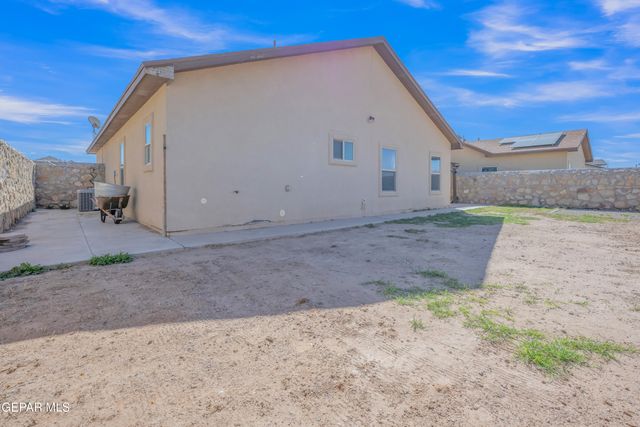 1093 CHRIS FORBES Circle, Socorro, TX 79927