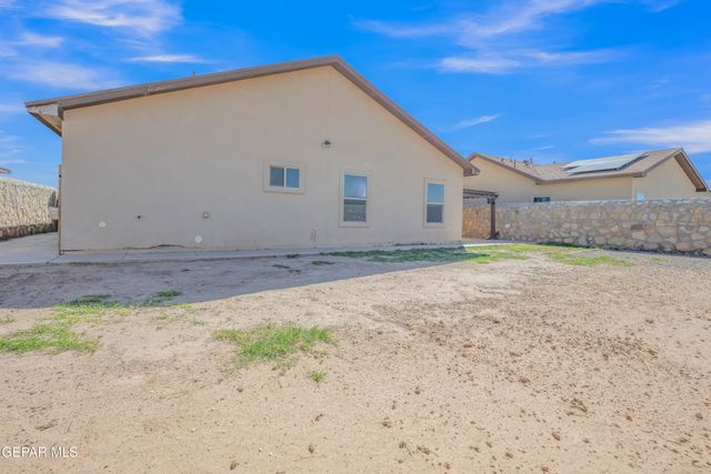1093 CHRIS FORBES Circle, Socorro, TX 79927