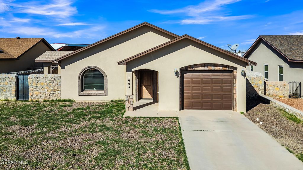 1093 CHRIS FORBES Circle, Socorro, TX 79927