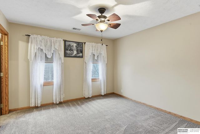 5516 N 139th Avenue, Omaha, NE 68164