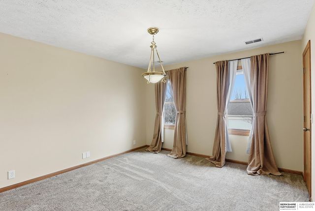 5516 N 139th Avenue, Omaha, NE 68164