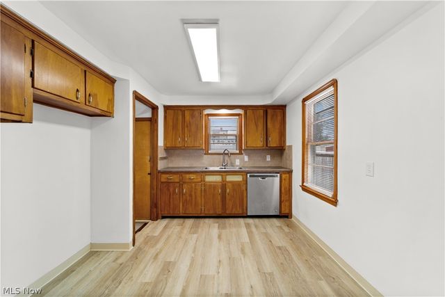 7915 Renwood Drive, Parma, OH 44129